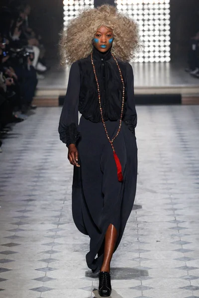 Look 1
